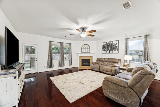 191 Maple Grove Drive, Conroe, TX 77384