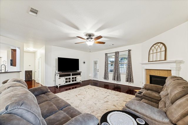 191 Maple Grove Drive, Conroe, TX 77384