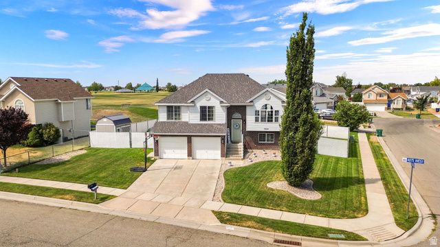 5621 S 4075 W, Roy, UT 84067