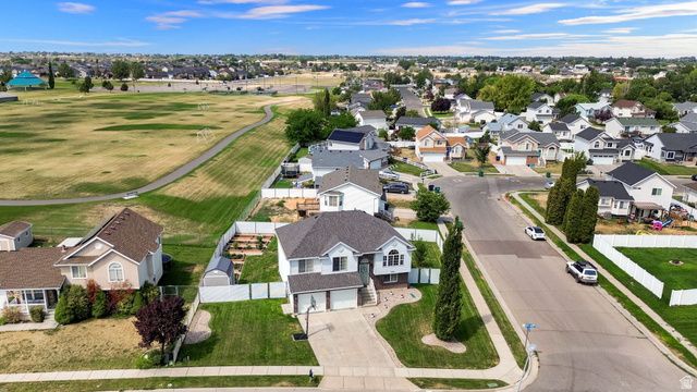 5621 S 4075 W, Roy, UT 84067