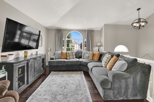 5621 S 4075 W, Roy, UT 84067