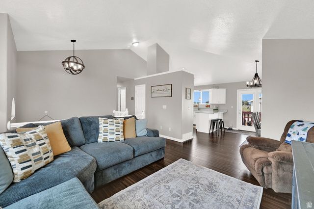 5621 S 4075 W, Roy, UT 84067