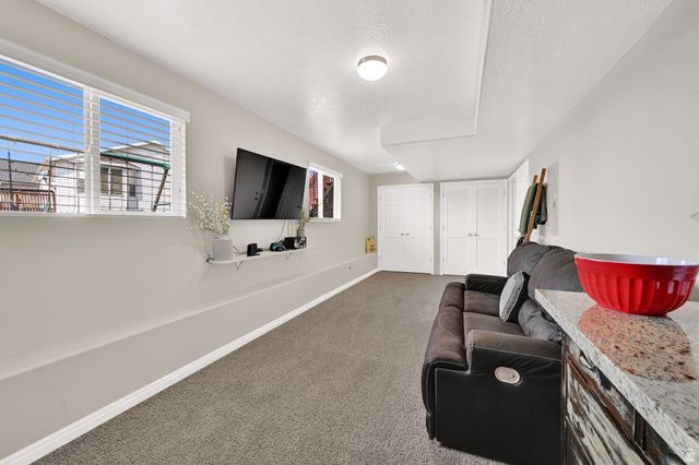 5621 S 4075 W, Roy, UT 84067