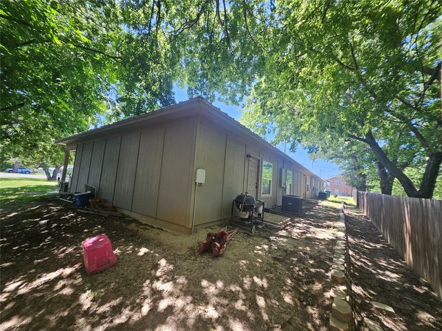412 W Franklin Street, Alvord, TX 76225