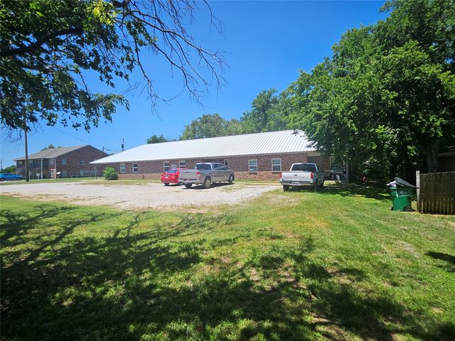 412 W Franklin Street, Alvord, TX 76225
