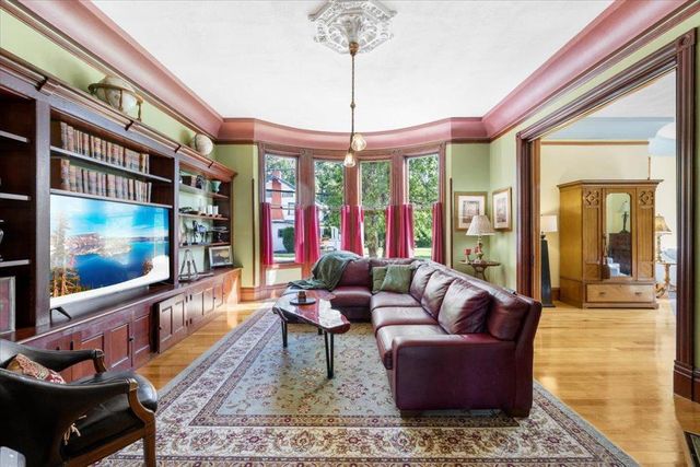 223 N Oregon Street, Yreka, CA 96097