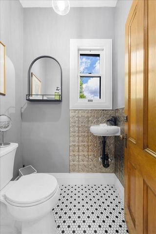 223 N Oregon Street, Yreka, CA 96097