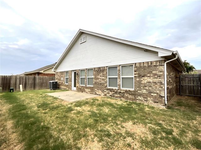 724 Humming Fish Drive, Norman, OK 73069