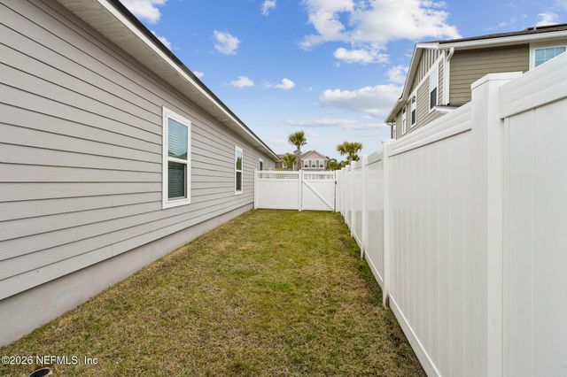 250 DAYDREAM Avenue, Yulee, FL 32097