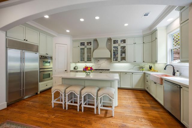 1527 Potomac Drive, Houston, TX 77057