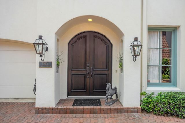 1527 Potomac Drive, Houston, TX 77057