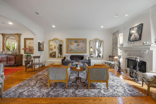 1527 Potomac Drive, Houston, TX 77057