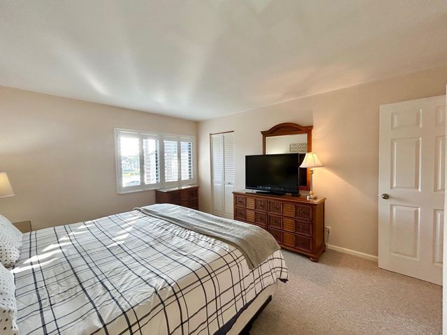 443 Pine Glen Lane B-2, Greenacres, FL 33463