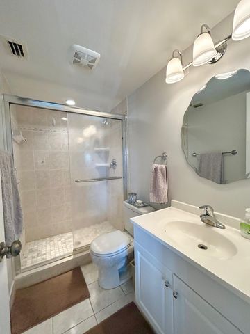 443 Pine Glen Lane B-2, Greenacres, FL 33463
