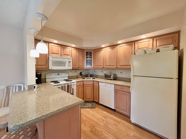 443 Pine Glen Lane B-2, Greenacres, FL 33463