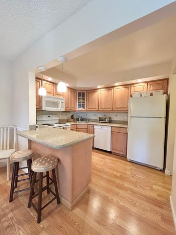 443 Pine Glen Lane B-2, Greenacres, FL 33463
