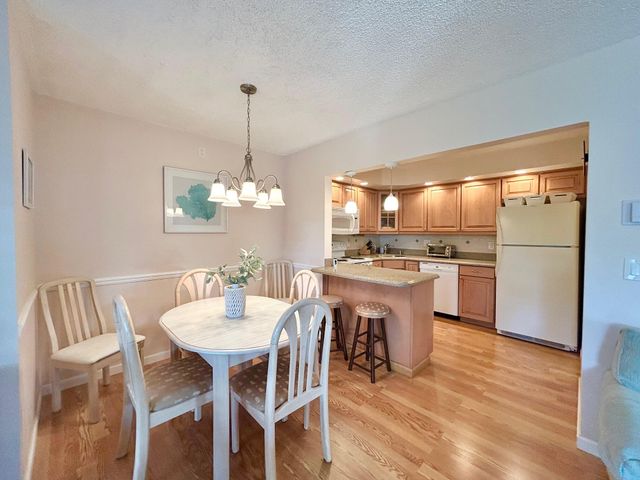 443 Pine Glen Lane B-2, Greenacres, FL 33463