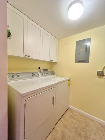 443 Pine Glen Lane B-2, Greenacres, FL 33463