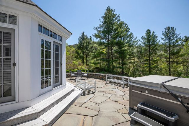 384 Riverbend Drive, Manchester, VT 05254