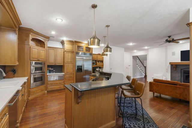 2118 S Forrest Heights Avenue, Springfield, MO 65809