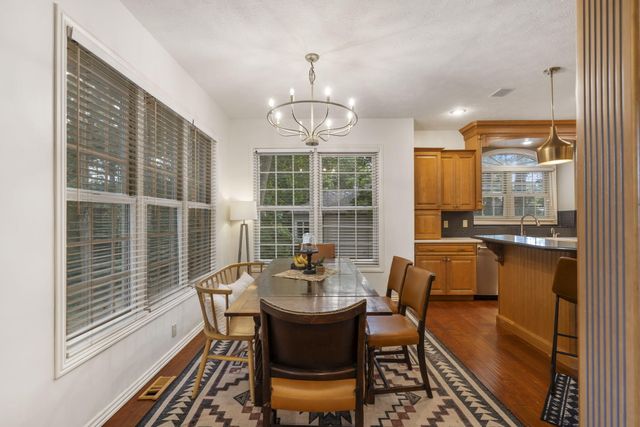 2118 S Forrest Heights Avenue, Springfield, MO 65809