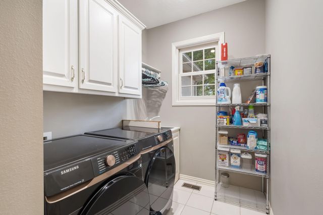 2118 S Forrest Heights Avenue, Springfield, MO 65809