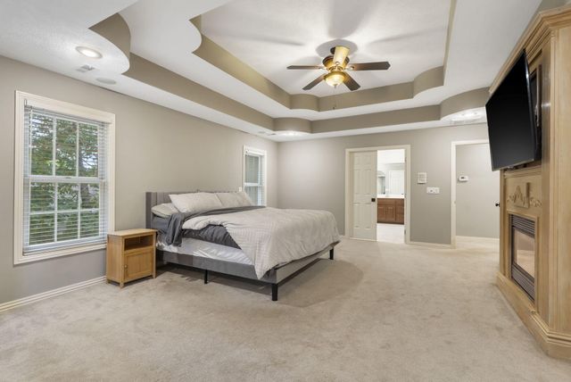 2118 S Forrest Heights Avenue, Springfield, MO 65809