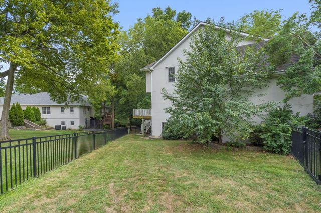 2118 S Forrest Heights Avenue, Springfield, MO 65809