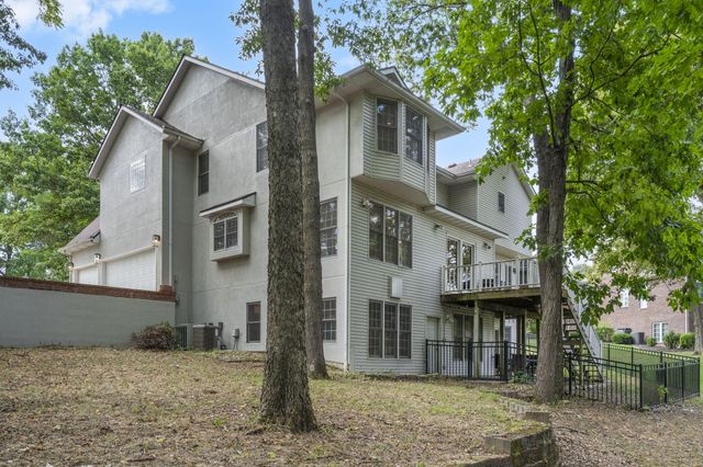 2118 S Forrest Heights Avenue, Springfield, MO 65809