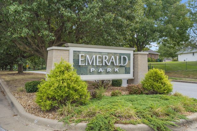 2118 S Forrest Heights Avenue, Springfield, MO 65809