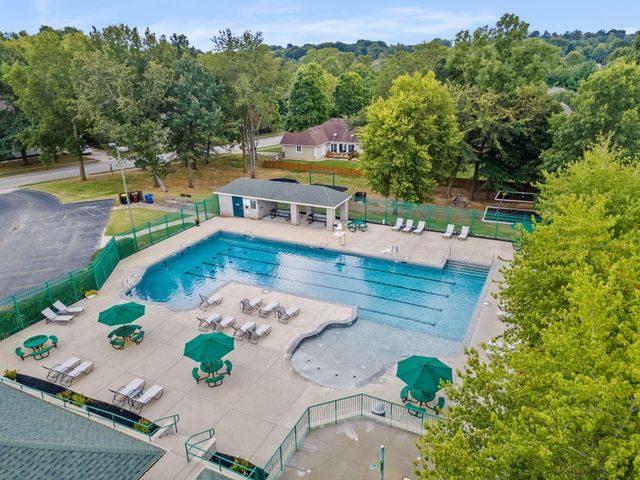 2118 S Forrest Heights Avenue, Springfield, MO 65809