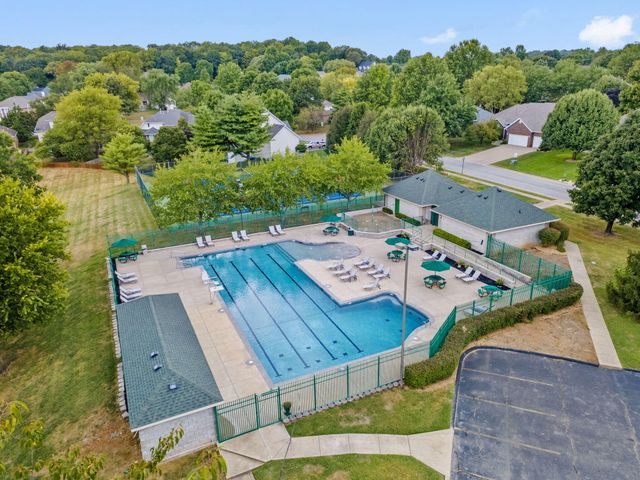 2118 S Forrest Heights Avenue, Springfield, MO 65809