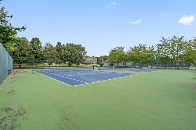 2118 S Forrest Heights Avenue, Springfield, MO 65809