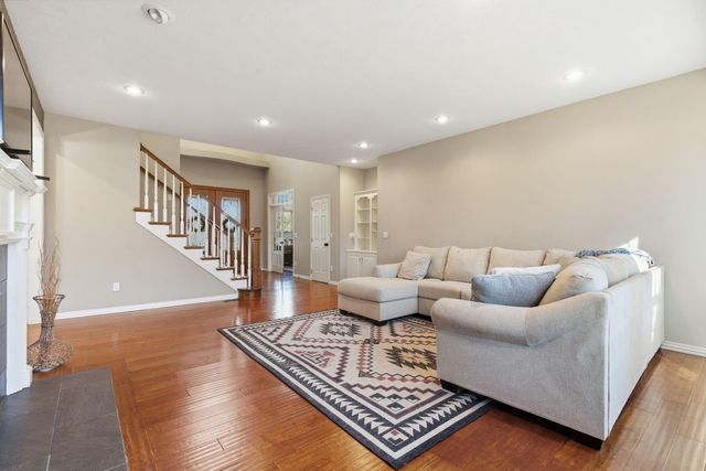 2118 S Forrest Heights Avenue, Springfield, MO 65809