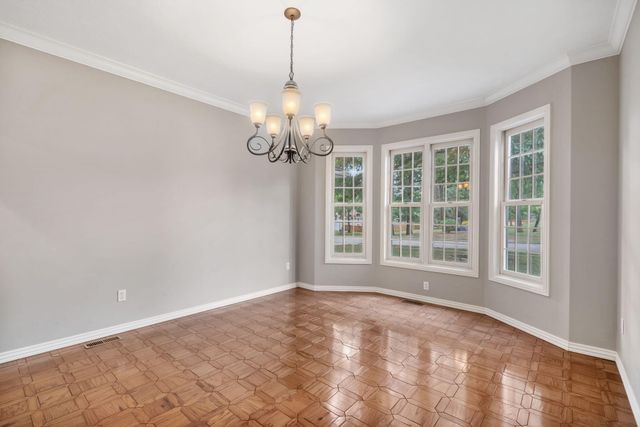 2118 S Forrest Heights Avenue, Springfield, MO 65809