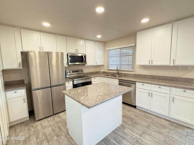 6742 N 43rd Avenue, Glendale, AZ 85301