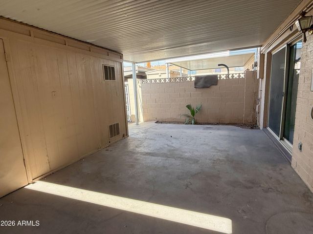 6742 N 43rd Avenue, Glendale, AZ 85301