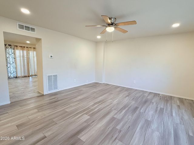 6742 N 43rd Avenue, Glendale, AZ 85301