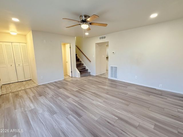 6742 N 43rd Avenue, Glendale, AZ 85301