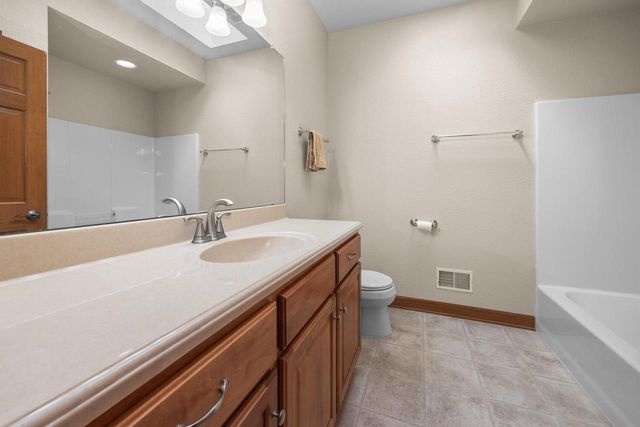 W171N5517 Autumn View LANE, Menomonee Falls, WI 53051