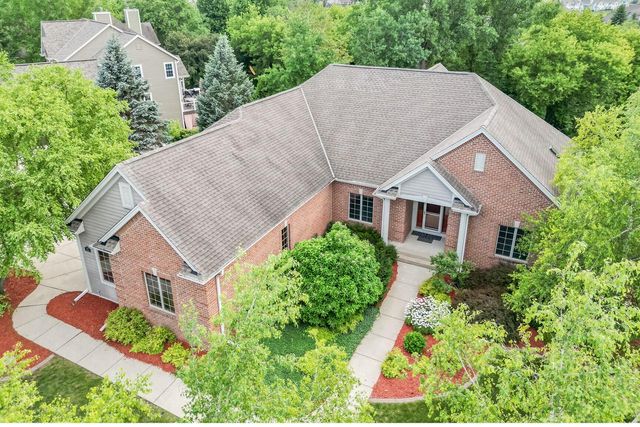 W171N5517 Autumn View LANE, Menomonee Falls, WI 53051