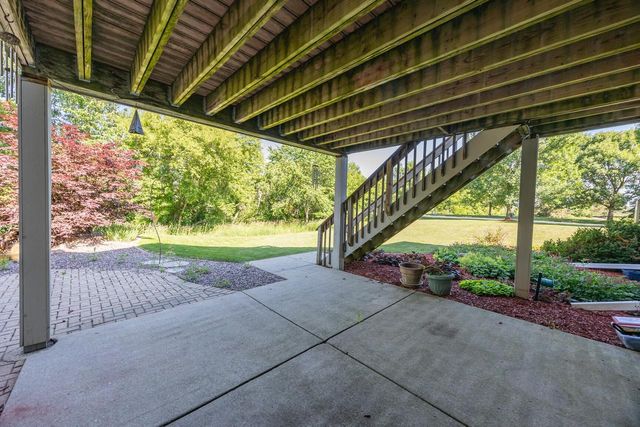W171N5517 Autumn View LANE, Menomonee Falls, WI 53051