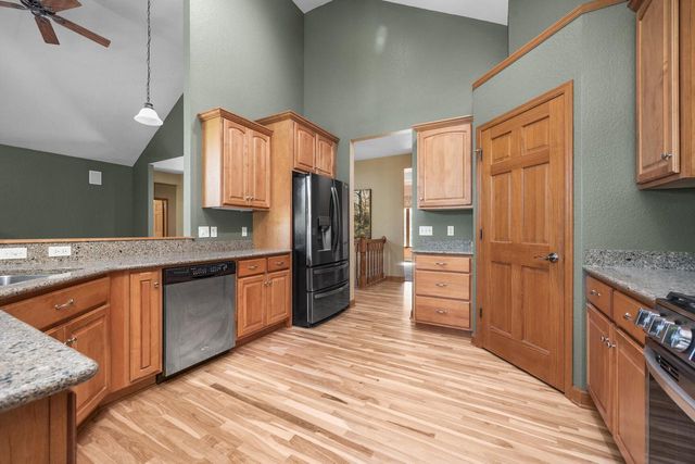 W171N5517 Autumn View LANE, Menomonee Falls, WI 53051