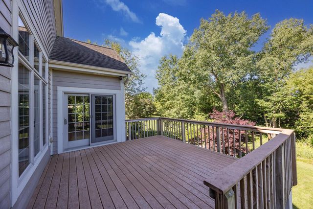 W171N5517 Autumn View LANE, Menomonee Falls, WI 53051