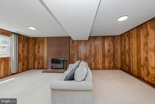 5625 ROUNDTREE DR, Woodbridge, VA 22193