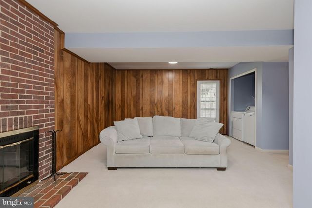 5625 ROUNDTREE DR, Woodbridge, VA 22193