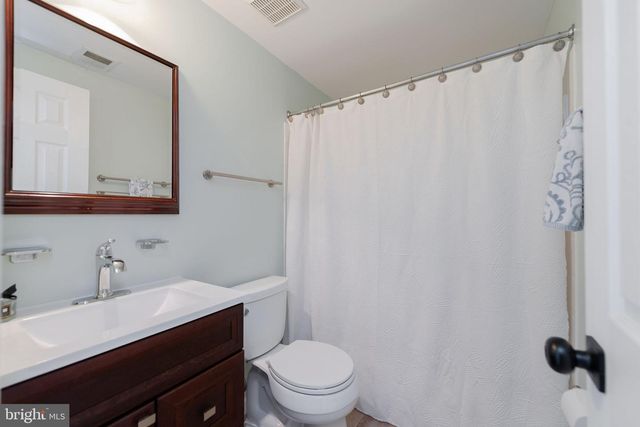 5625 ROUNDTREE DR, Woodbridge, VA 22193