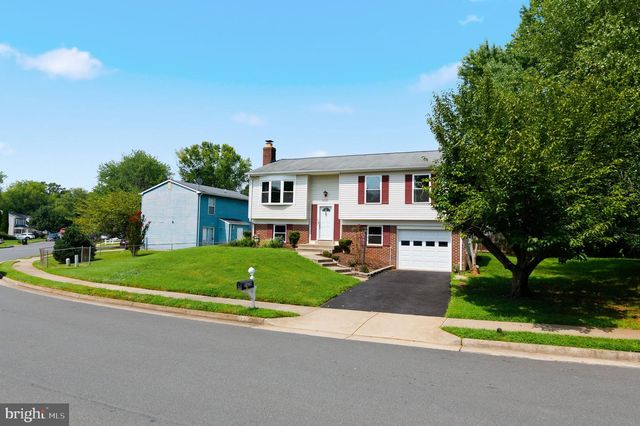5625 ROUNDTREE DR, Woodbridge, VA 22193