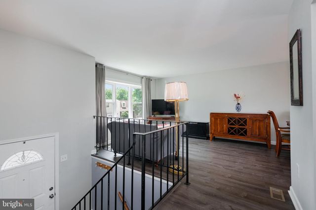 5625 ROUNDTREE DR, Woodbridge, VA 22193