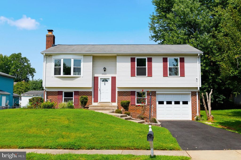 5625 ROUNDTREE DR, Woodbridge, VA 22193